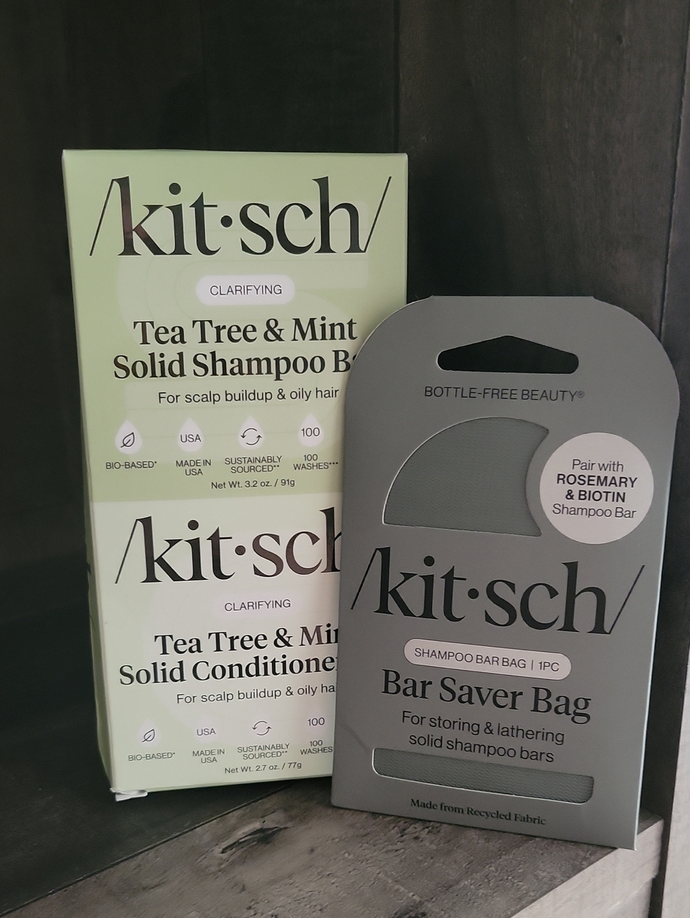 Kitsch Tea Tree & Mint Solid Shampoo Bar with Green Bar Saver Bag